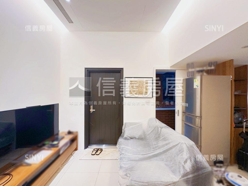 市府捷運艾蜜麗挑高精品房屋室內格局與周邊環境