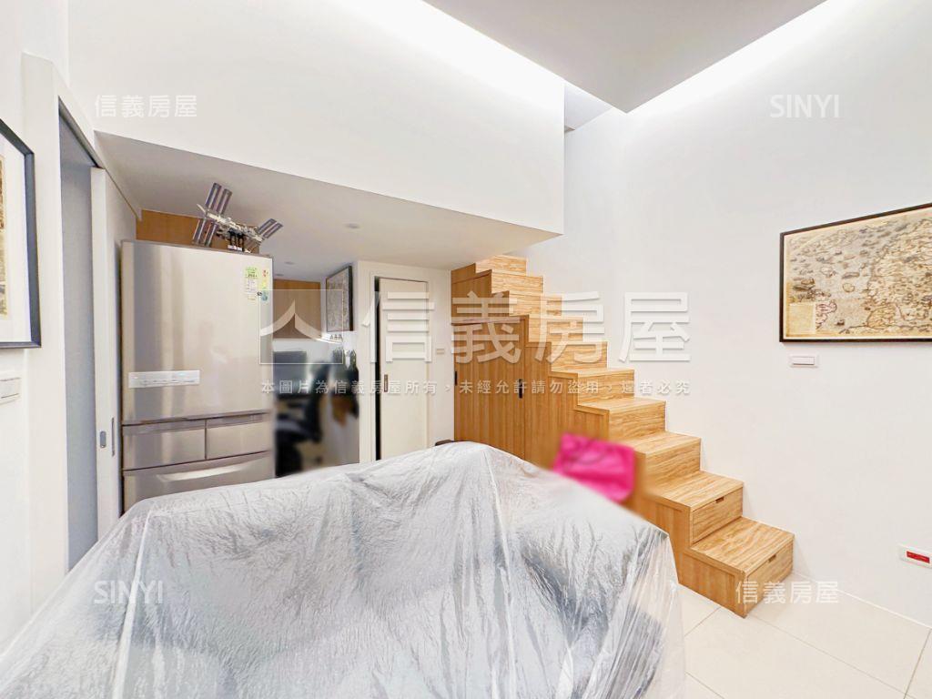 市府捷運艾蜜麗挑高精品房屋室內格局與周邊環境