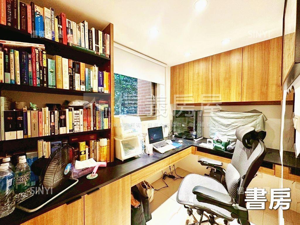 市府捷運艾蜜麗挑高精品房屋室內格局與周邊環境