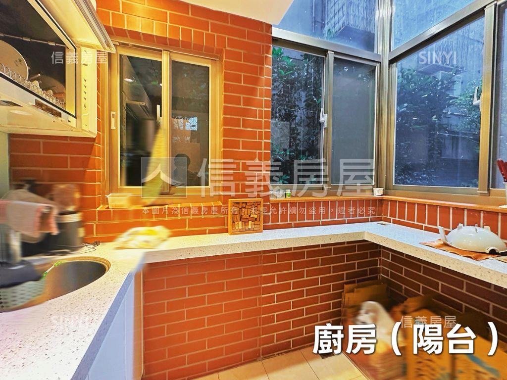 市府捷運艾蜜麗挑高精品房屋室內格局與周邊環境