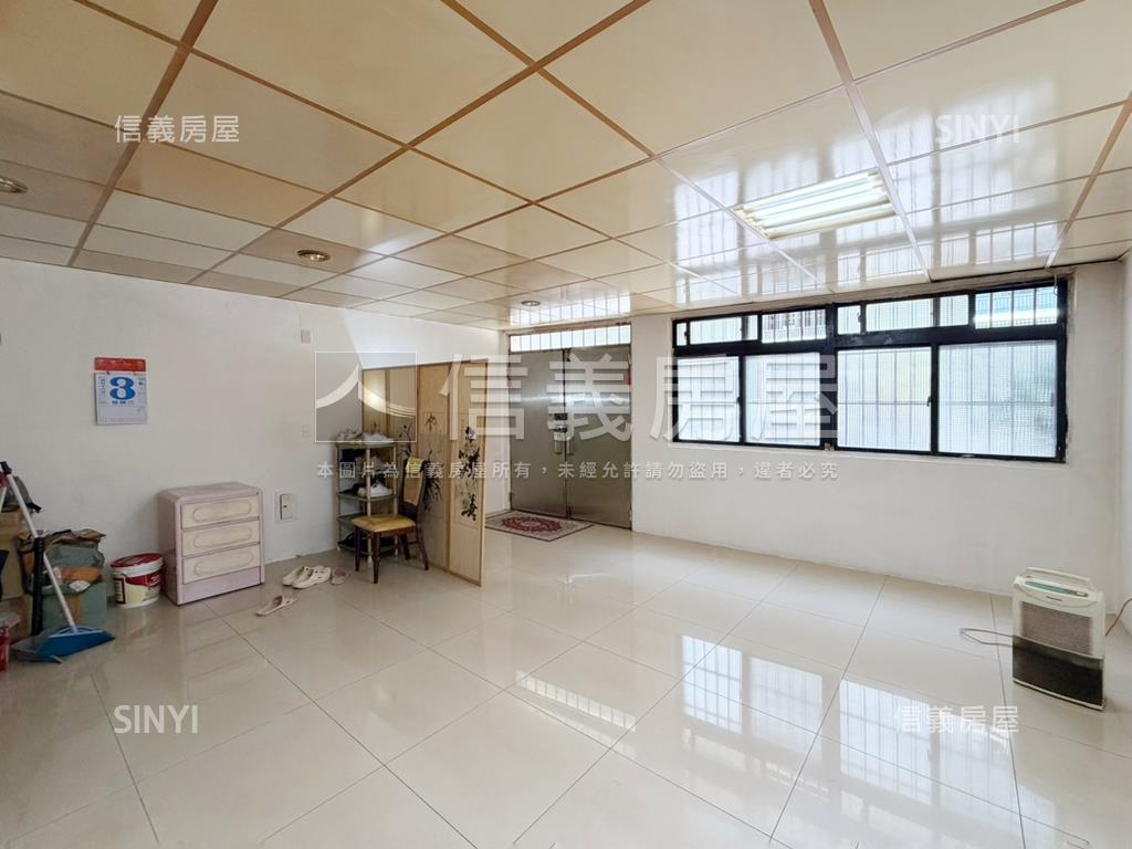 專任～國泰邊間黃金一樓房屋室內格局與周邊環境