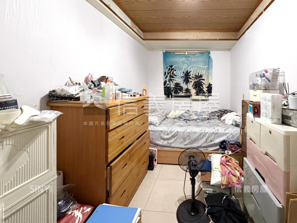 專任～國泰邊間黃金一樓房屋室內格局與周邊環境