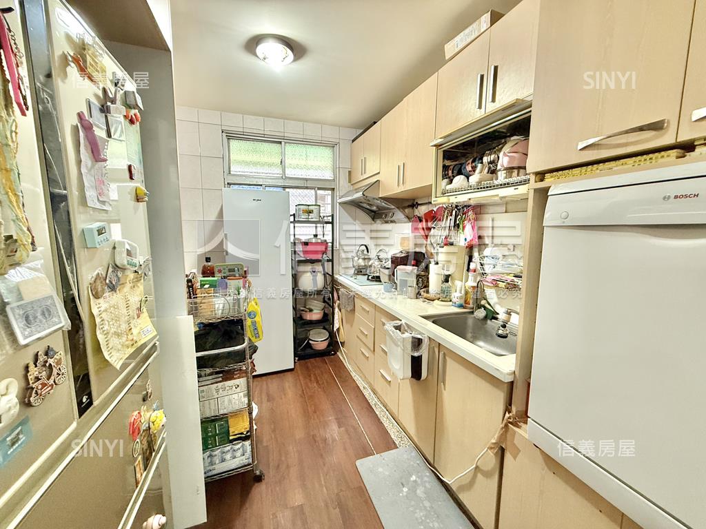 捷運邊間亮麗美寓房屋室內格局與周邊環境