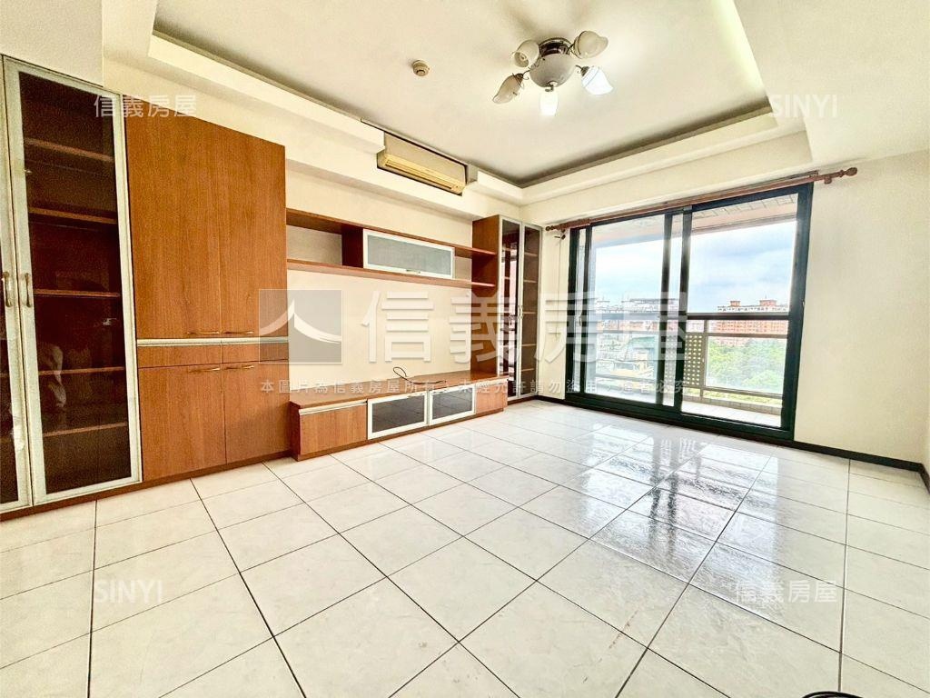 近十三期震後三房平車房屋室內格局與周邊環境