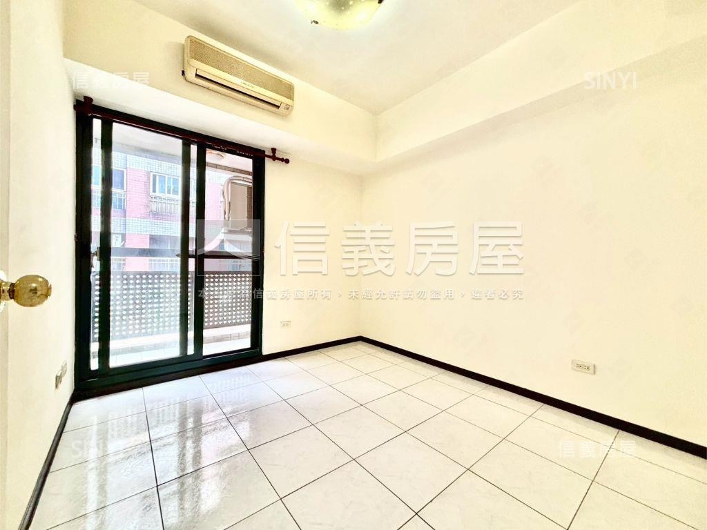 近十三期震後三房平車房屋室內格局與周邊環境