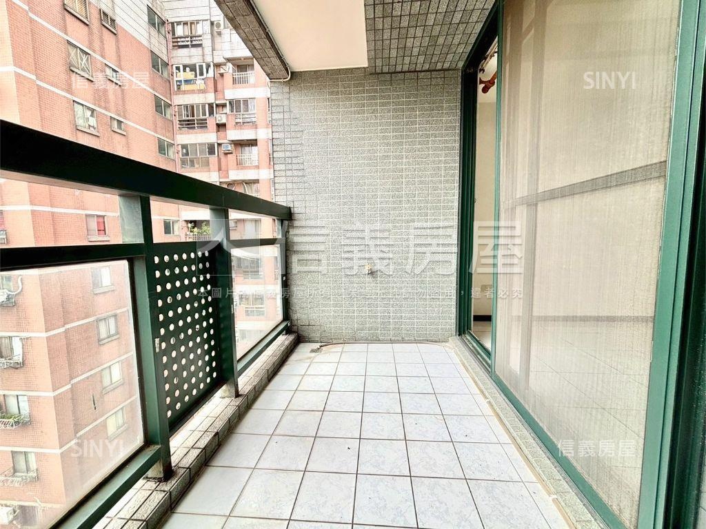 近十三期震後三房平車房屋室內格局與周邊環境