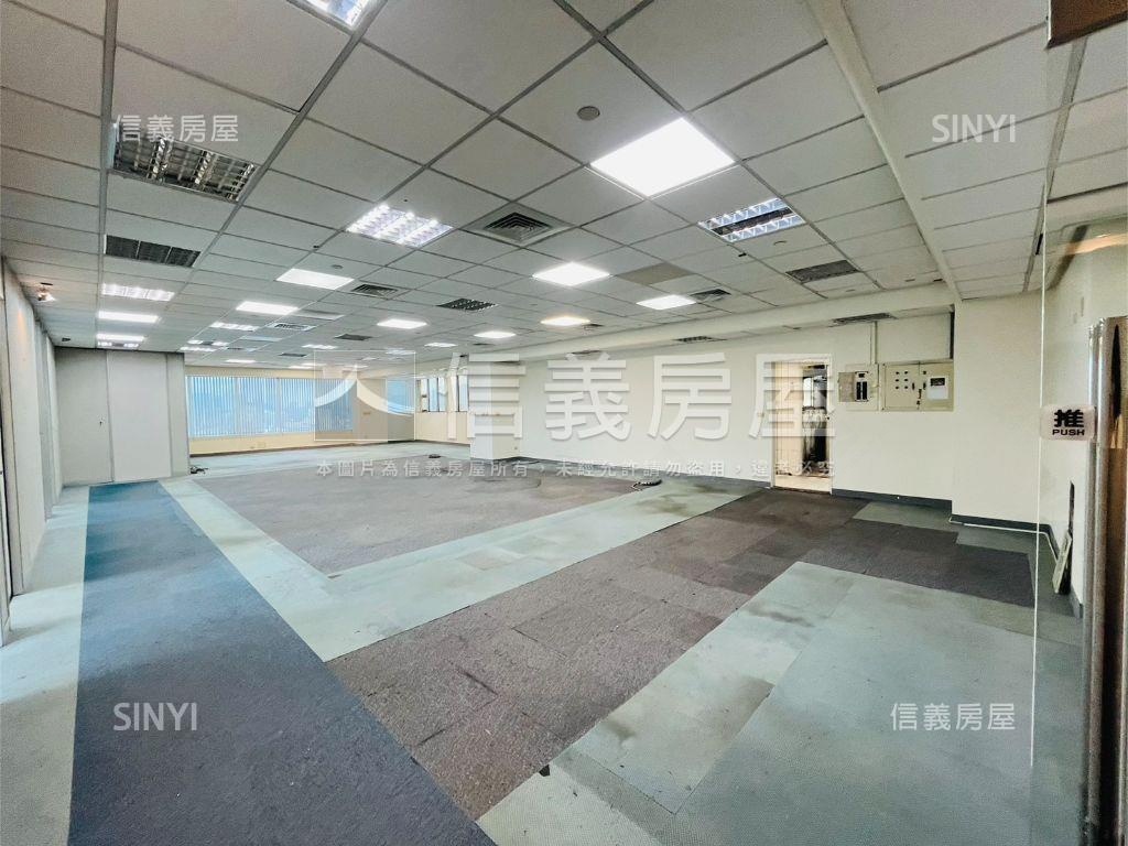 忠孝東路近捷運高樓純辦房屋室內格局與周邊環境