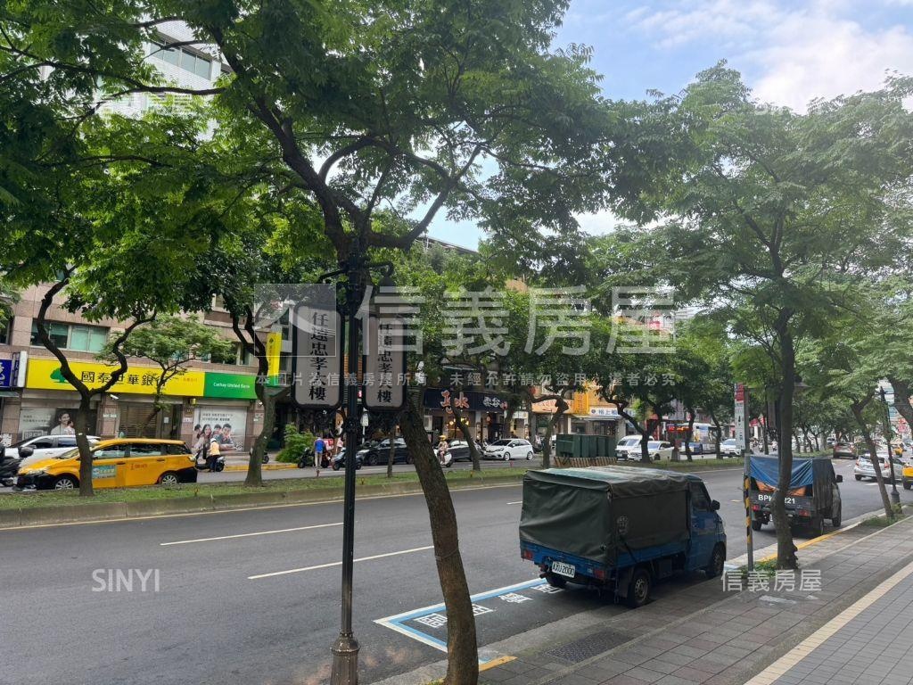 忠孝東路近捷運高樓純辦房屋室內格局與周邊環境