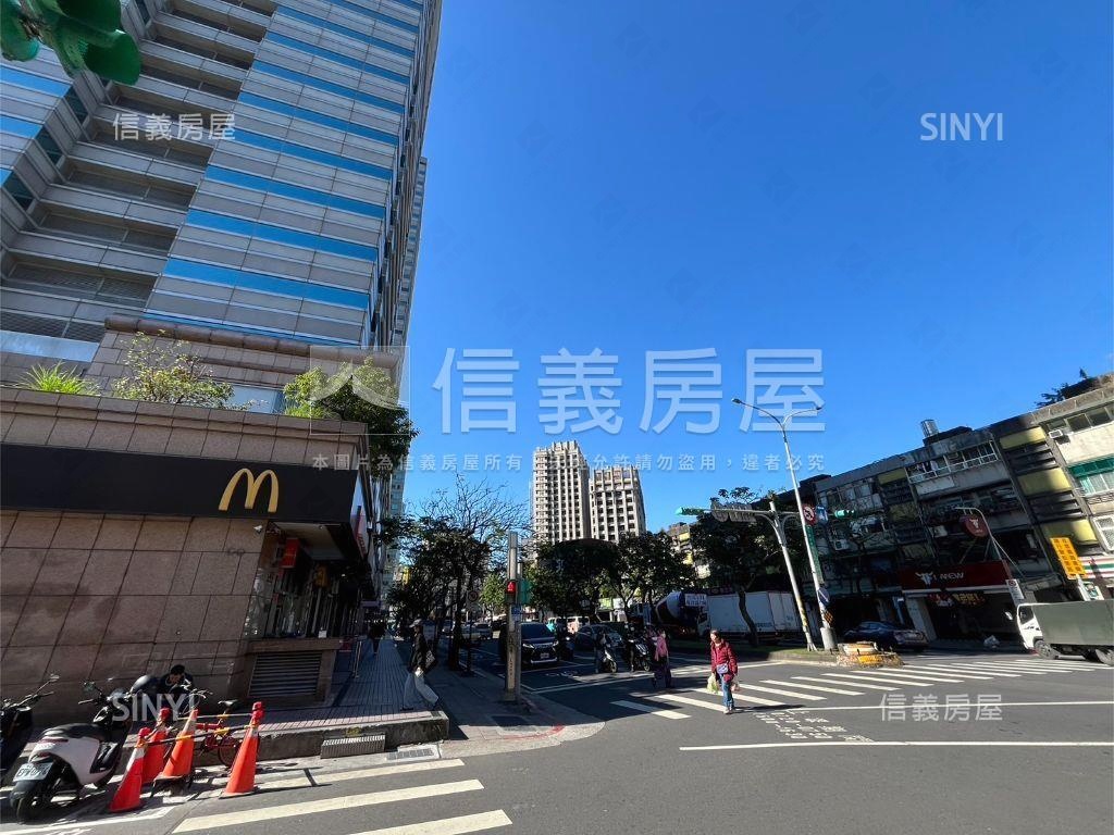 忠孝東路近捷運高樓純辦房屋室內格局與周邊環境