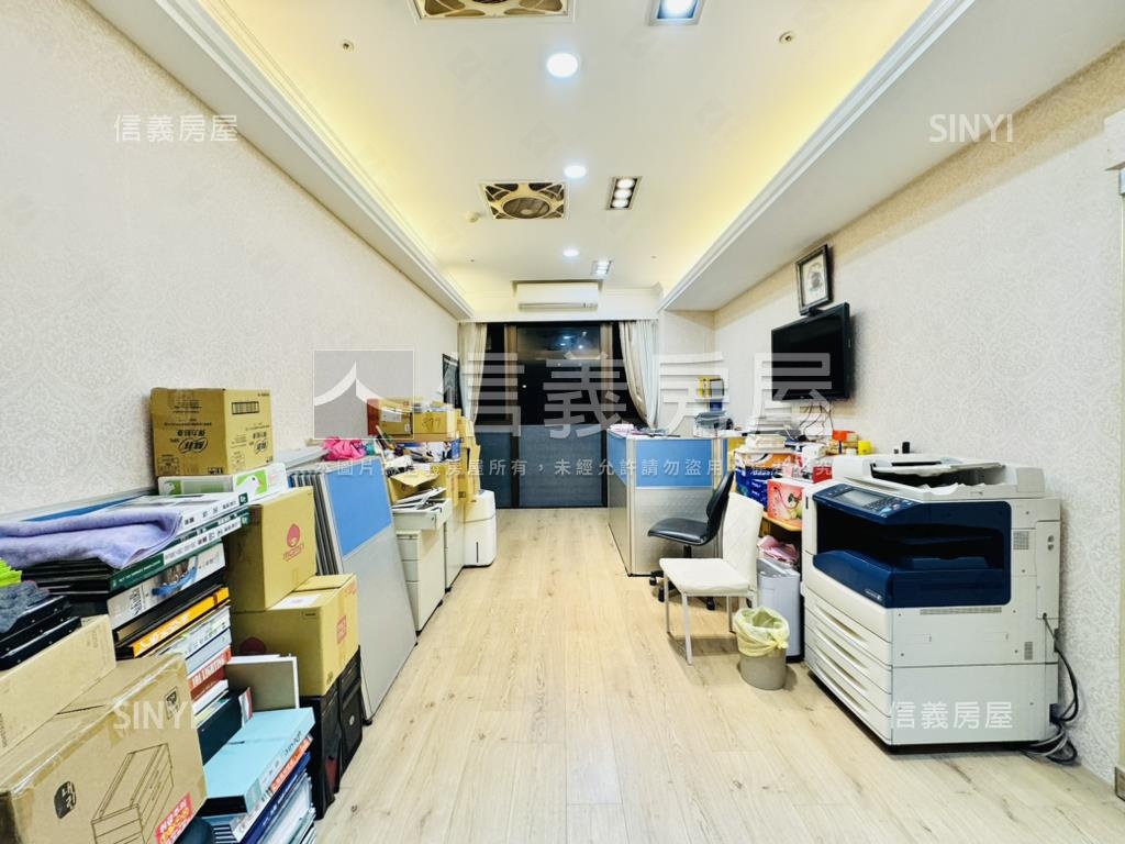 雲極２房車位房屋室內格局與周邊環境