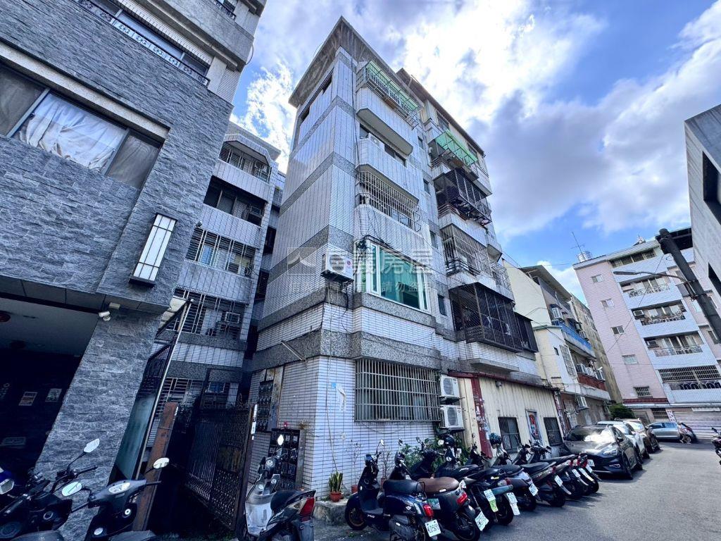 中醫商圈健行路三樓公寓房屋室內格局與周邊環境