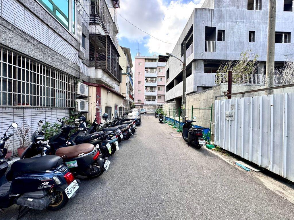 中醫商圈健行路三樓公寓房屋室內格局與周邊環境