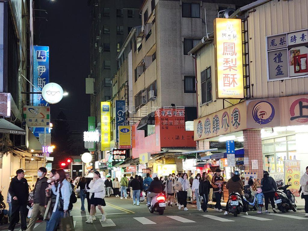 中醫商圈健行路三樓公寓房屋室內格局與周邊環境