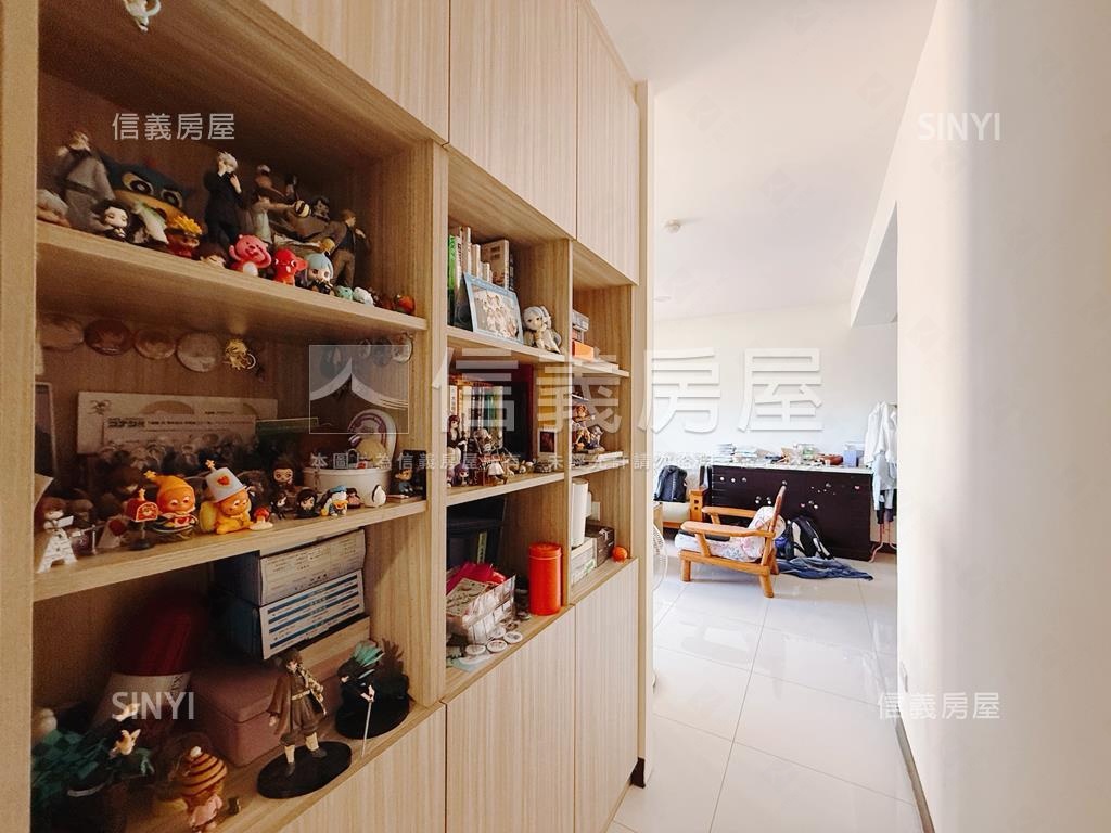 高質感３＋１房附坡平車位房屋室內格局與周邊環境