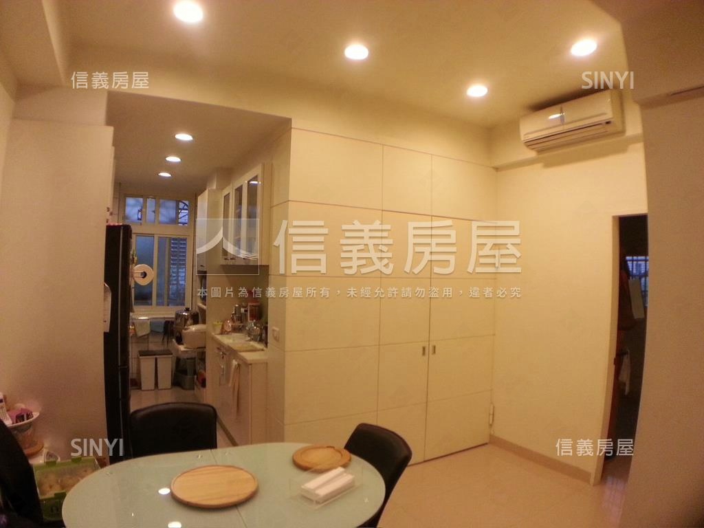 伯爵華廈４房雙車位房屋室內格局與周邊環境