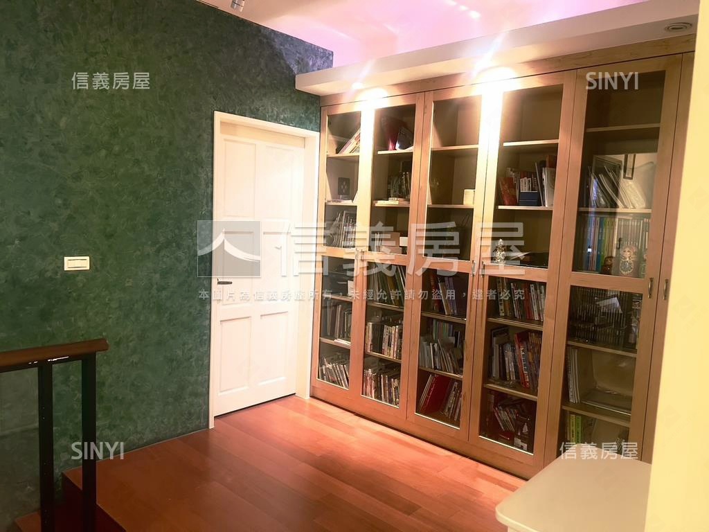 伯爵華廈４房雙車位房屋室內格局與周邊環境