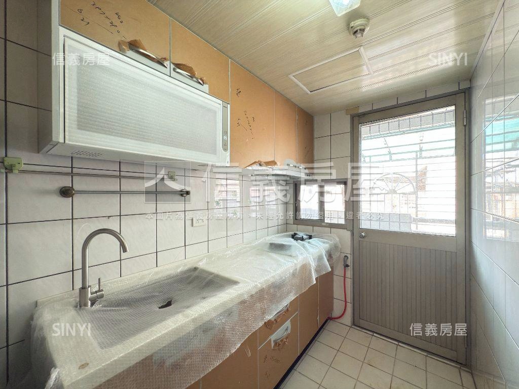 海山龍珠高樓兩房車位房屋室內格局與周邊環境