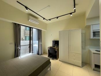 宜雄玉潤收租兩套房車位