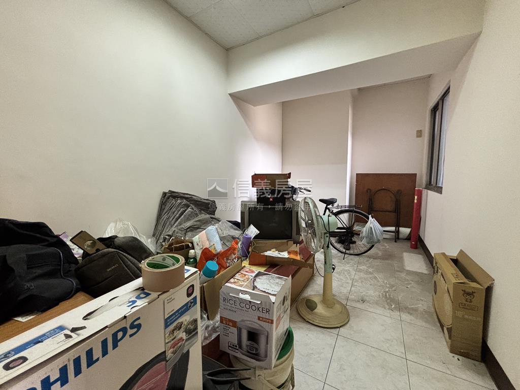 玉璽天下｜兩房車位房屋室內格局與周邊環境