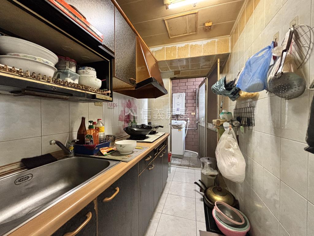 玉璽天下｜兩房車位房屋室內格局與周邊環境