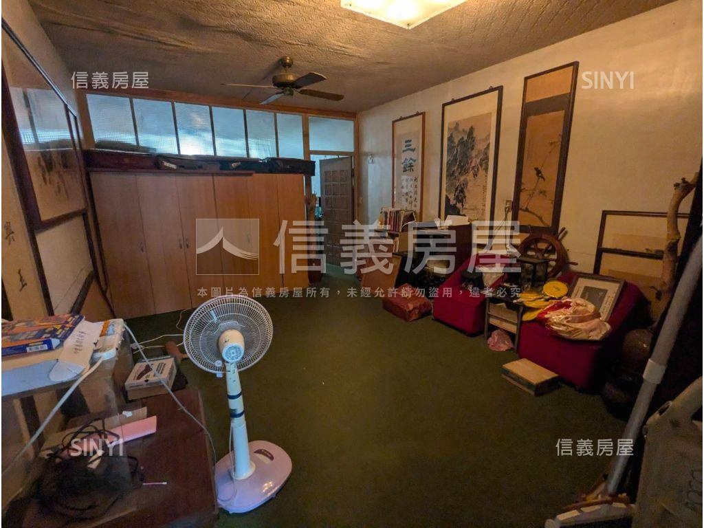 光華夜市正路黃金透店房屋室內格局與周邊環境