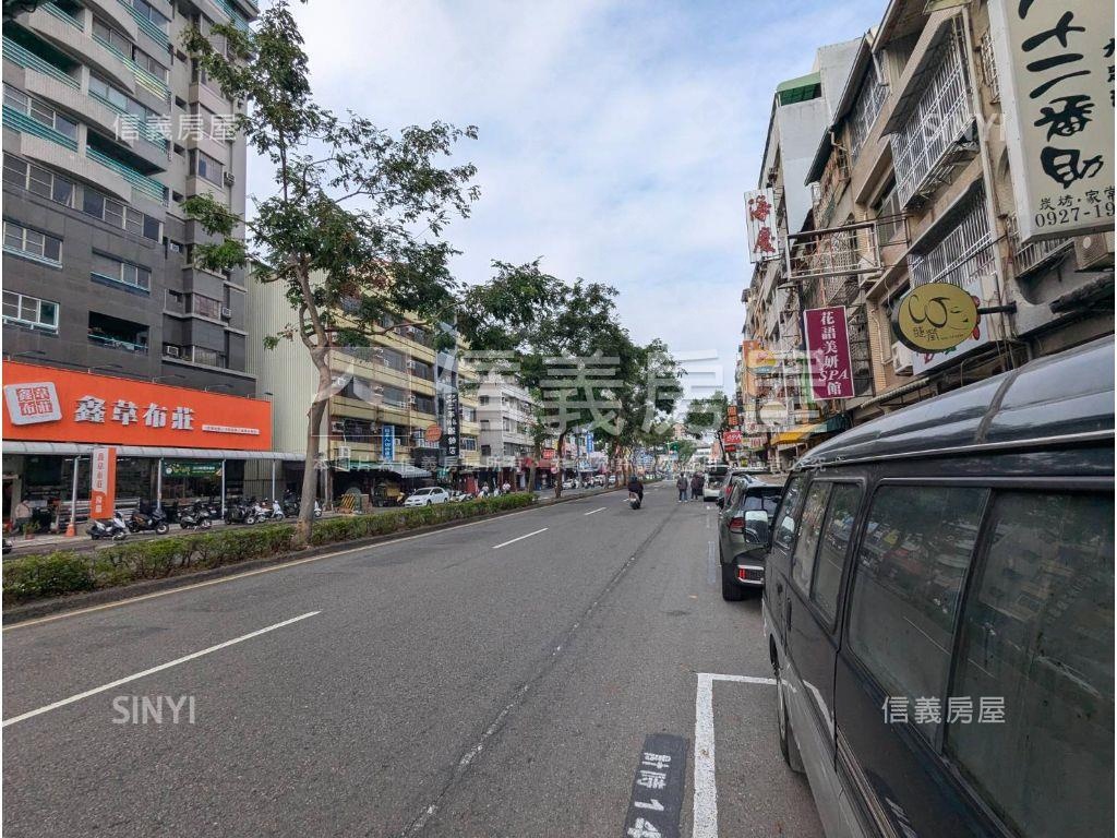 光華夜市正路黃金透店房屋室內格局與周邊環境