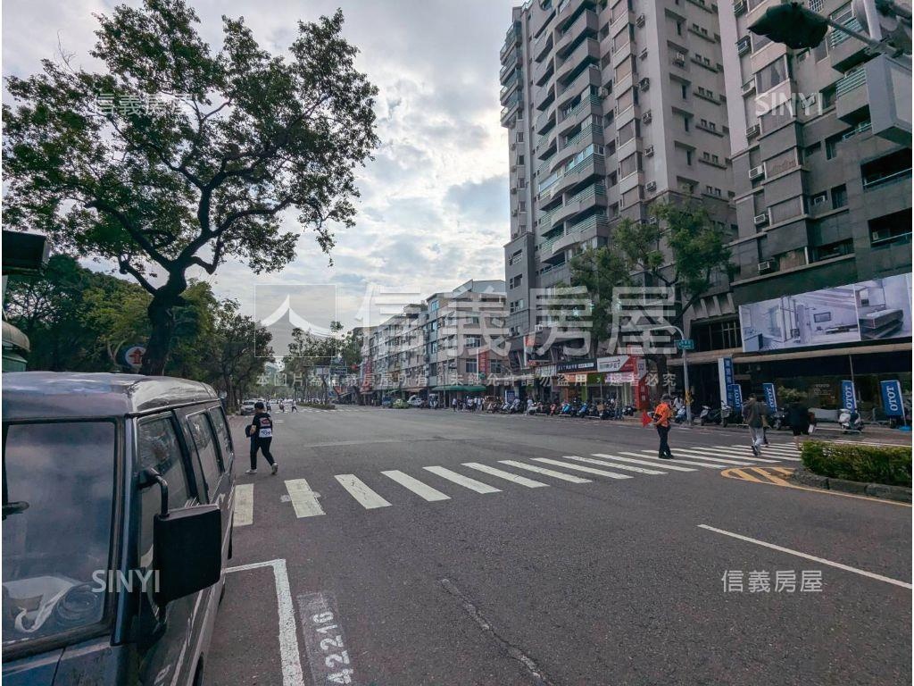光華夜市正路黃金透店房屋室內格局與周邊環境