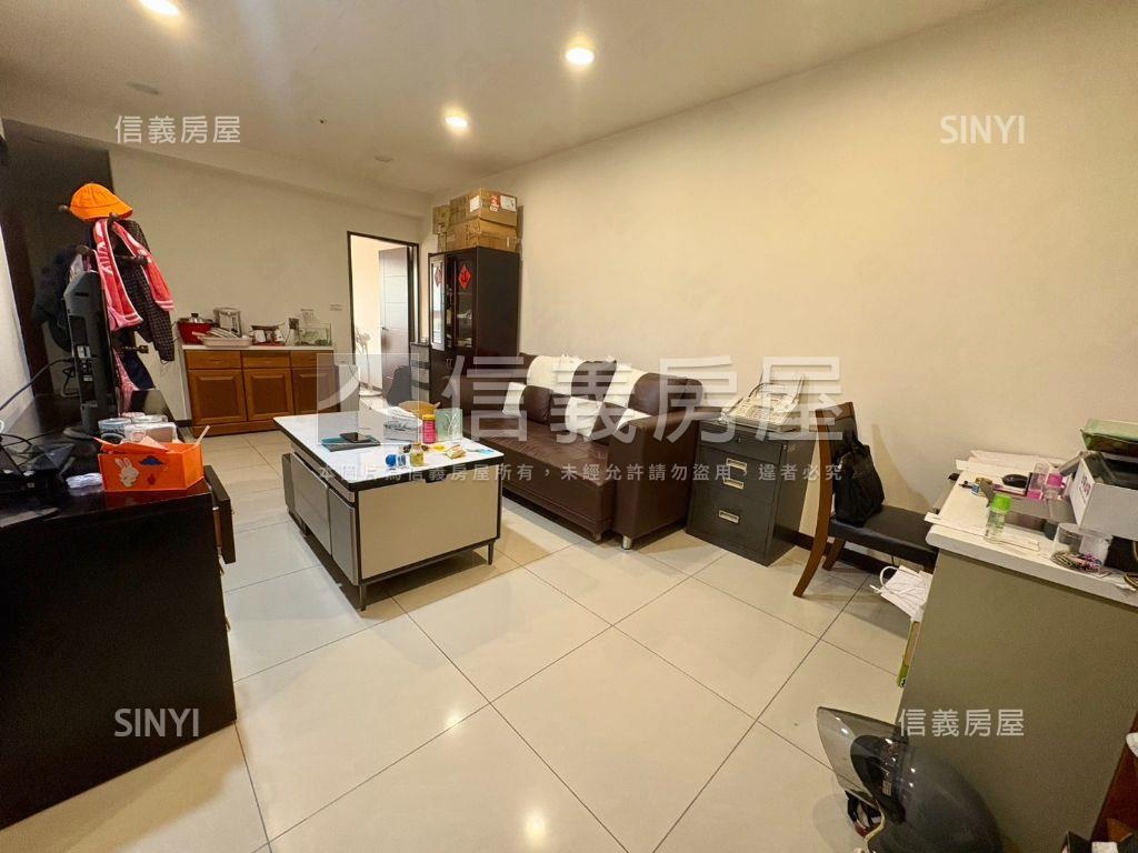 蘇黎市優質成家兩房房屋室內格局與周邊環境