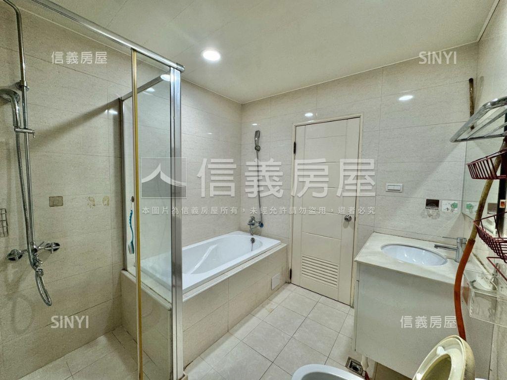 東大路邊間厝王社區透天房屋室內格局與周邊環境