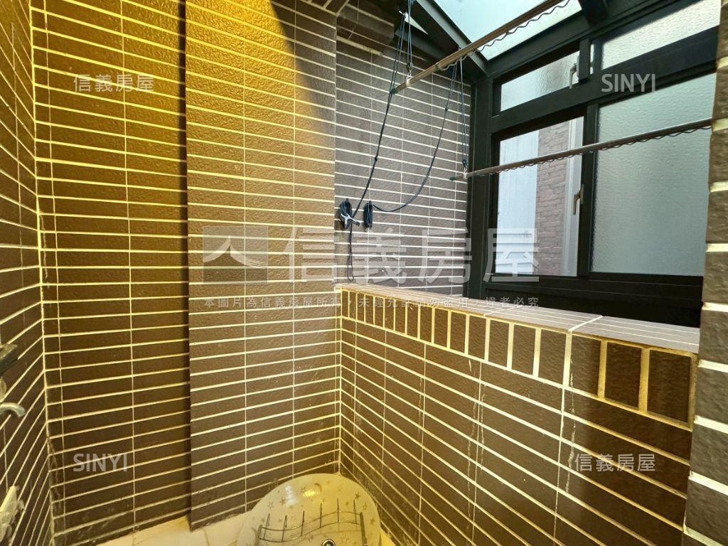 東大路邊間厝王社區透天房屋室內格局與周邊環境