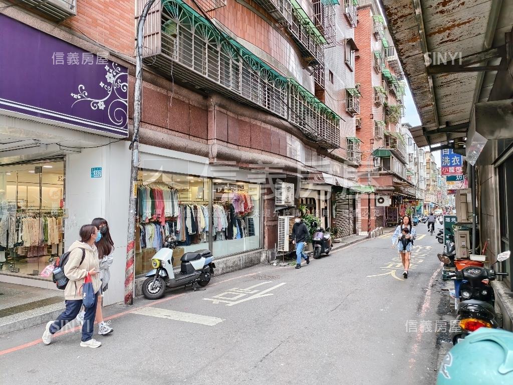 角窗金店面房屋室內格局與周邊環境