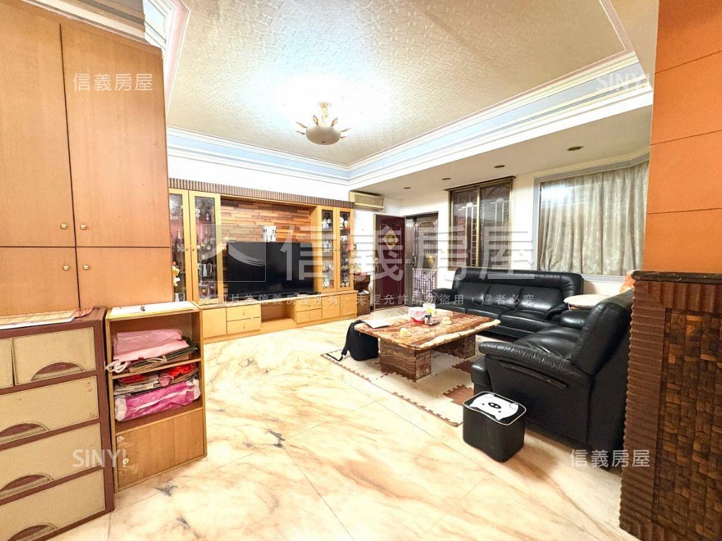 統領大世界３房車位房屋室內格局與周邊環境