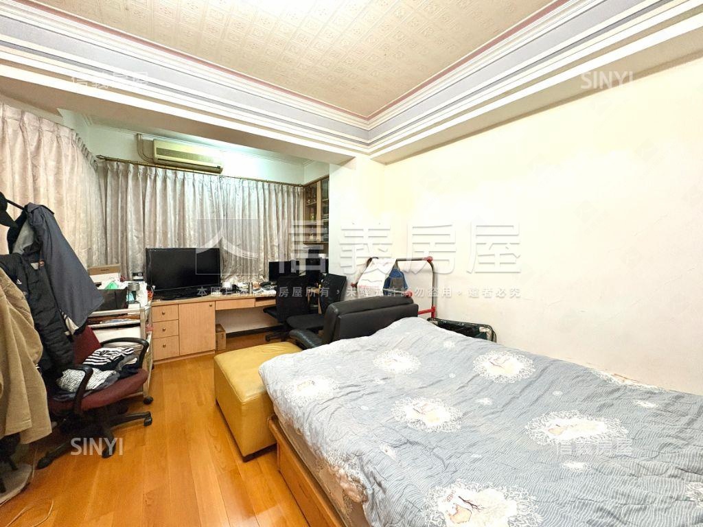 統領大世界３房車位房屋室內格局與周邊環境