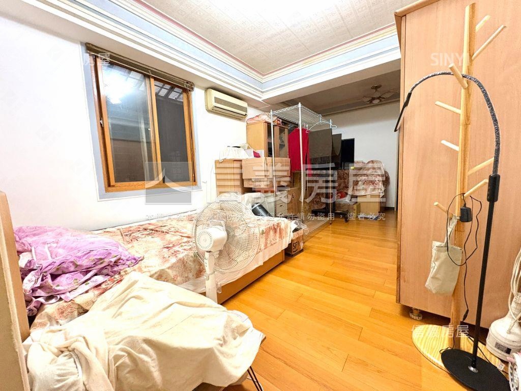 統領大世界３房車位房屋室內格局與周邊環境