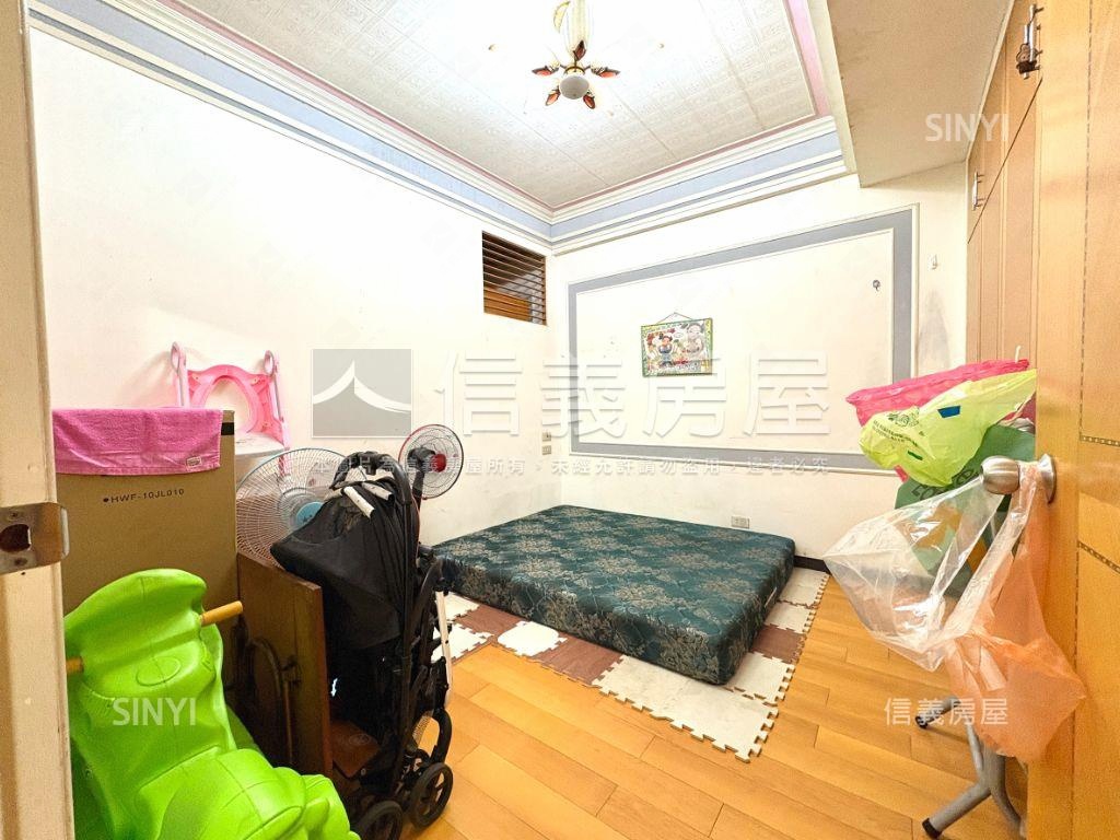 統領大世界３房車位房屋室內格局與周邊環境