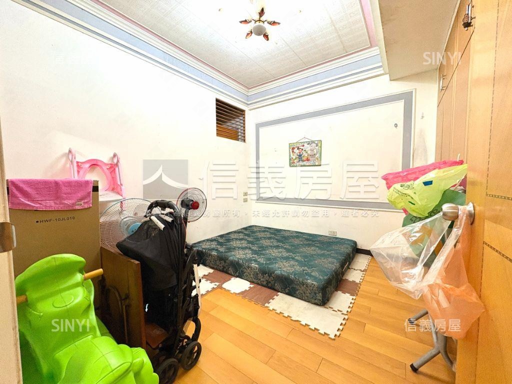 統領大世界３房車位房屋室內格局與周邊環境