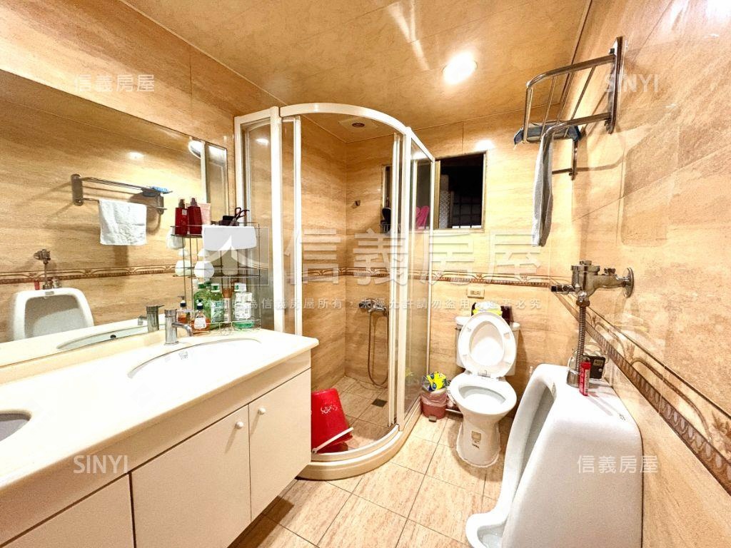 統領大世界３房車位房屋室內格局與周邊環境