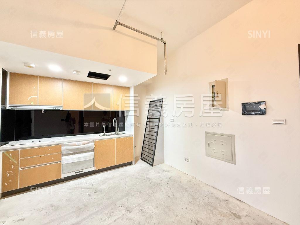 首綻天閱．全新景觀宅房屋室內格局與周邊環境