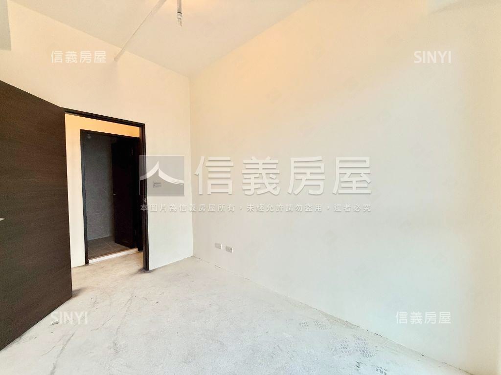 首綻天閱．全新景觀宅房屋室內格局與周邊環境