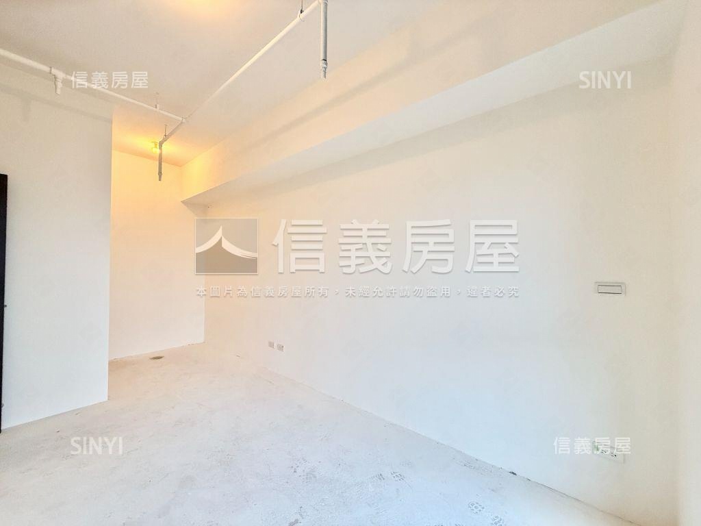 首綻天閱．全新景觀宅房屋室內格局與周邊環境