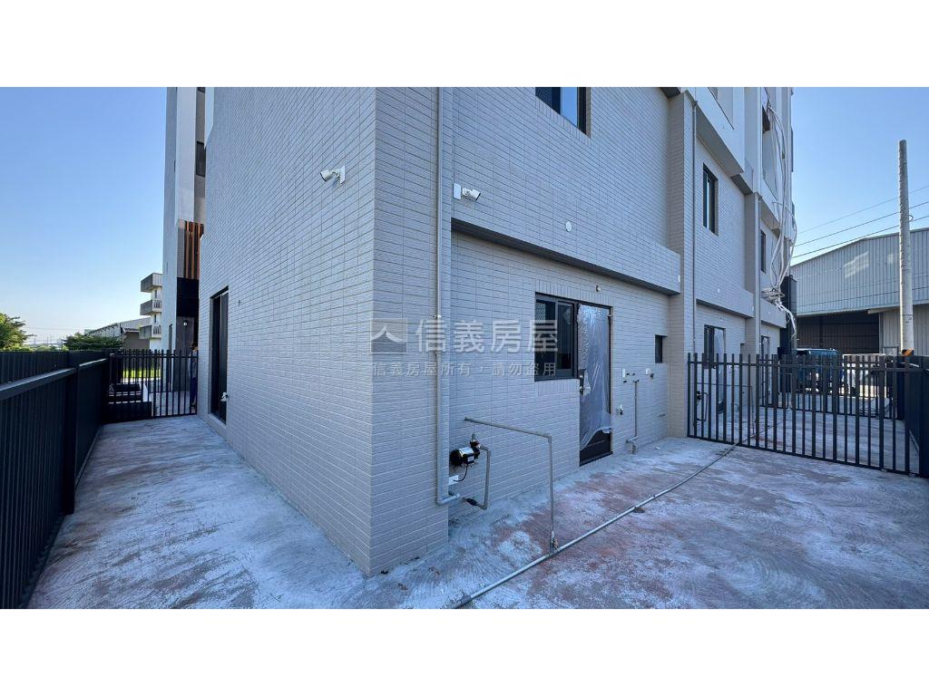 近中科面寬約６米電梯別墅房屋室內格局與周邊環境