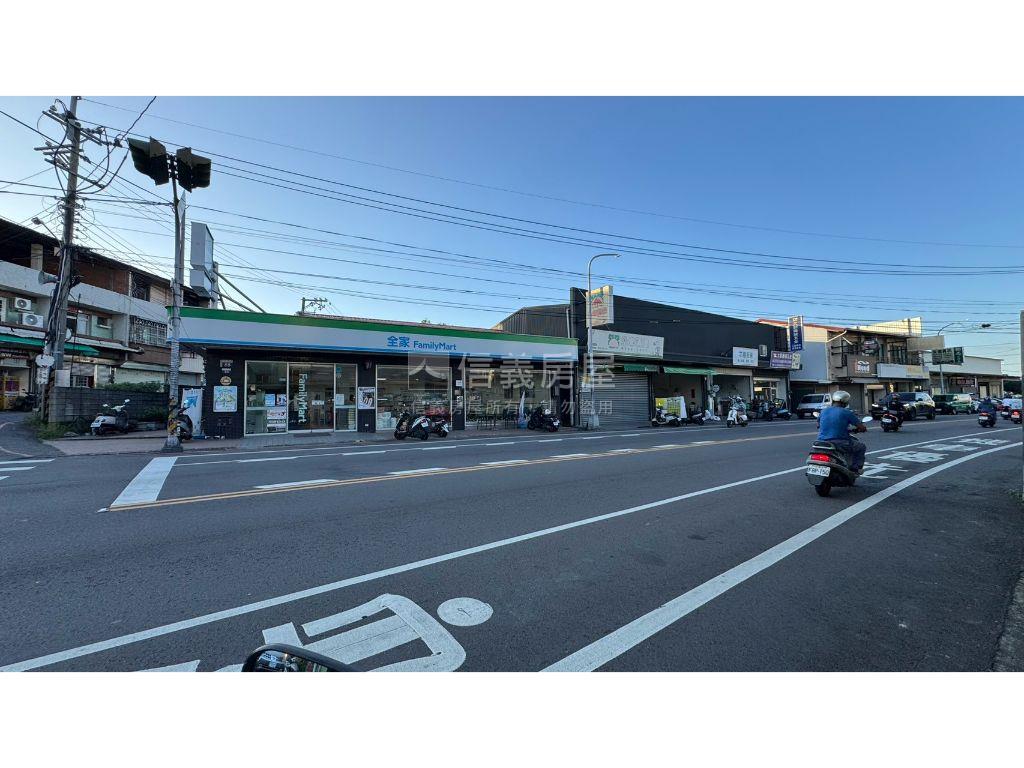 近中科面寬約６米電梯別墅房屋室內格局與周邊環境