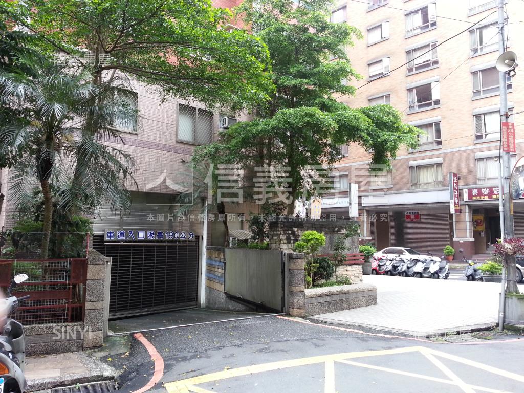 仁愛路大國民低總價店面房屋室內格局與周邊環境