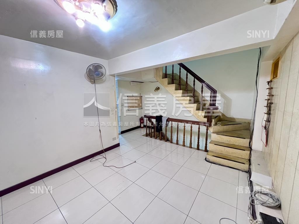 皇第別墅１－３樓房屋室內格局與周邊環境