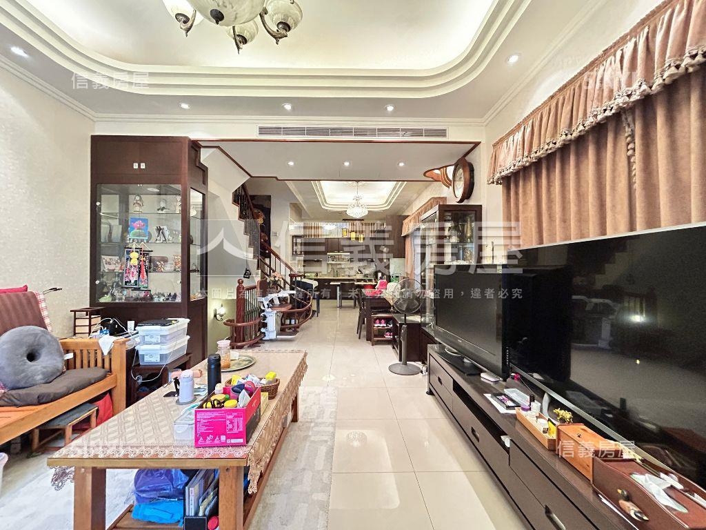 近九德捷運停車大空間別墅房屋室內格局與周邊環境