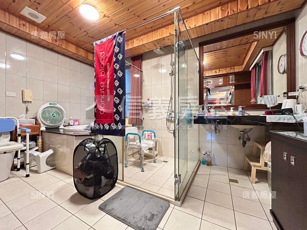 近九德捷運停車大空間別墅房屋室內格局與周邊環境