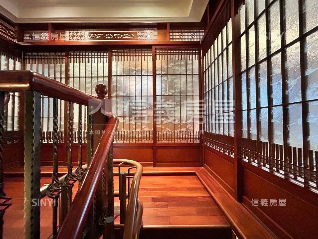 近九德捷運停車大空間別墅房屋室內格局與周邊環境