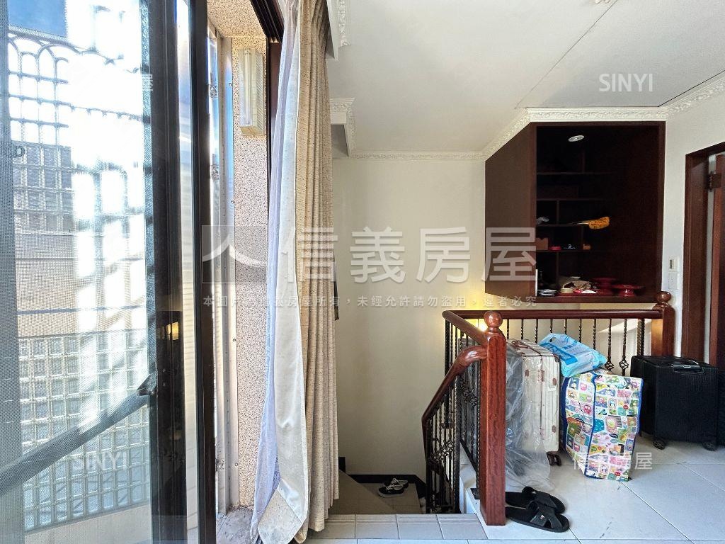 近九德捷運停車大空間別墅房屋室內格局與周邊環境