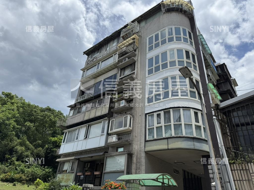 湖邦貴族車位房屋室內格局與周邊環境