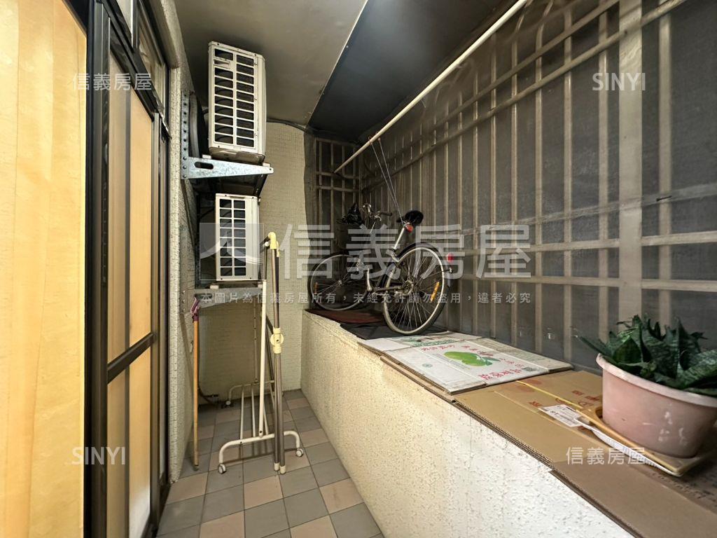 近未來捷運站３樓美公寓房屋室內格局與周邊環境